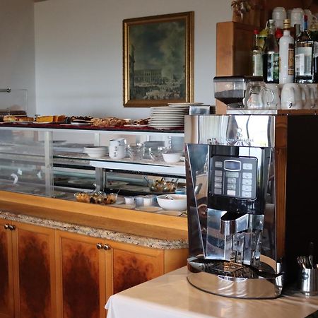 Albergo Alla Pineta 몬테벨루나 외부 사진